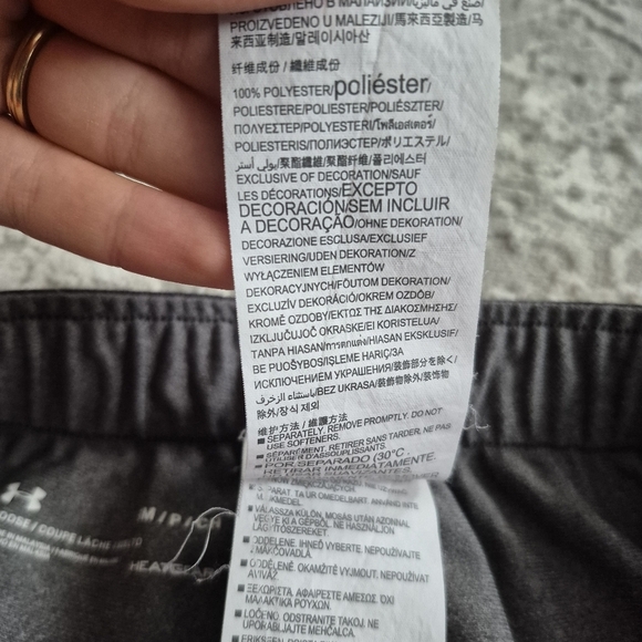 Under Armour Women's Grey HeatGear Loose Fit Athletic Running Shorts Size Small - Picture 6 of 6